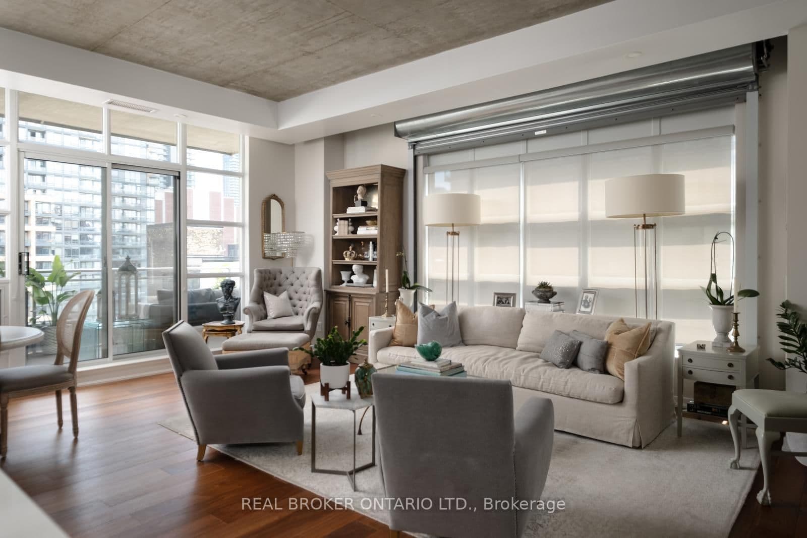 23 Brant Street, Unit 803