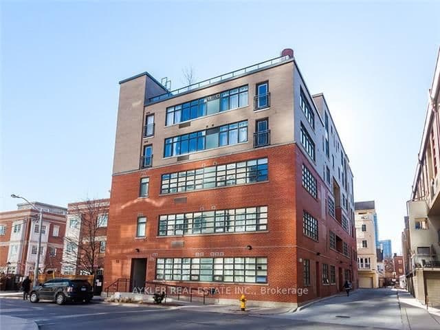 #502 - 10 Wellesley Place