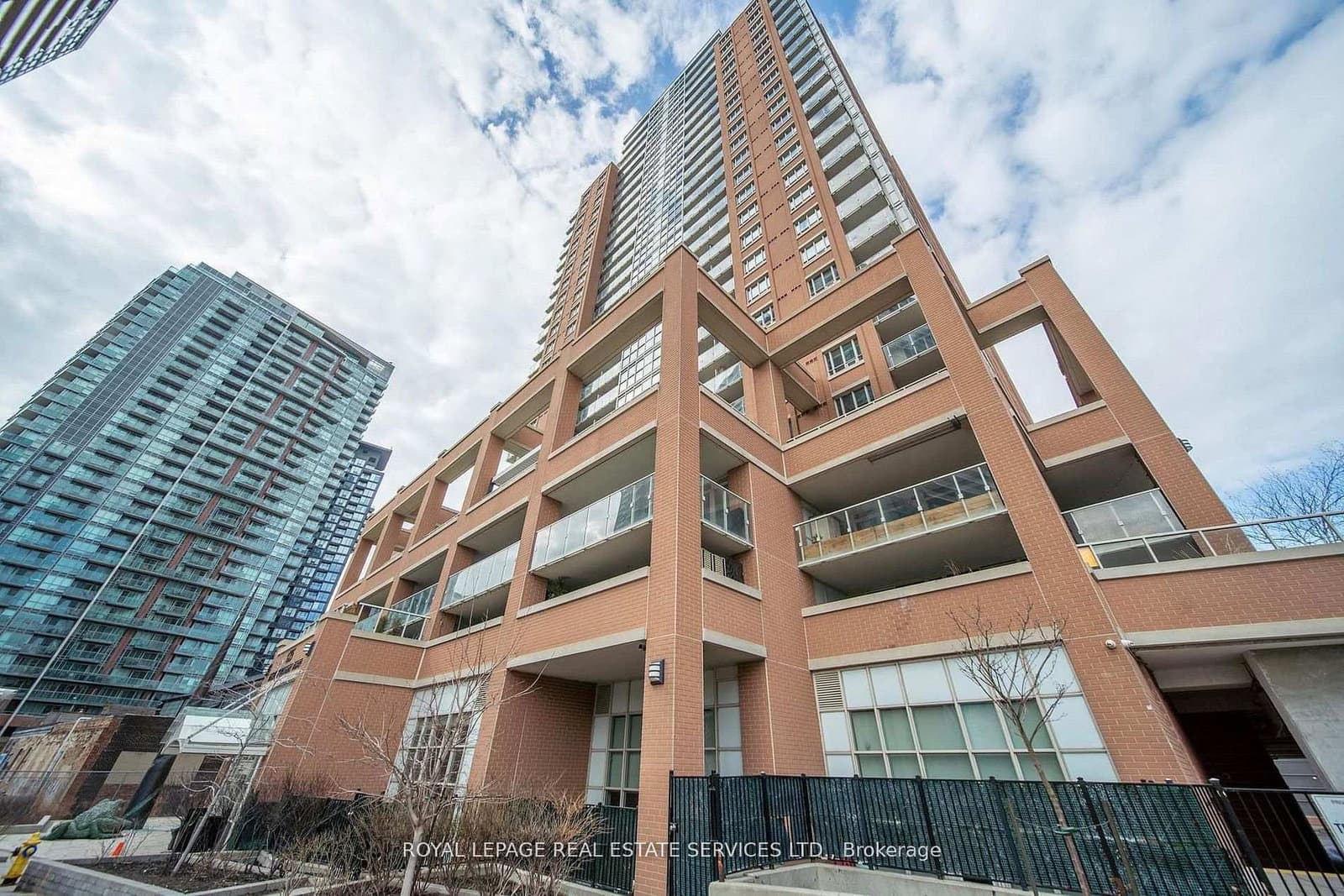 #502 - 125 Western Battery Road