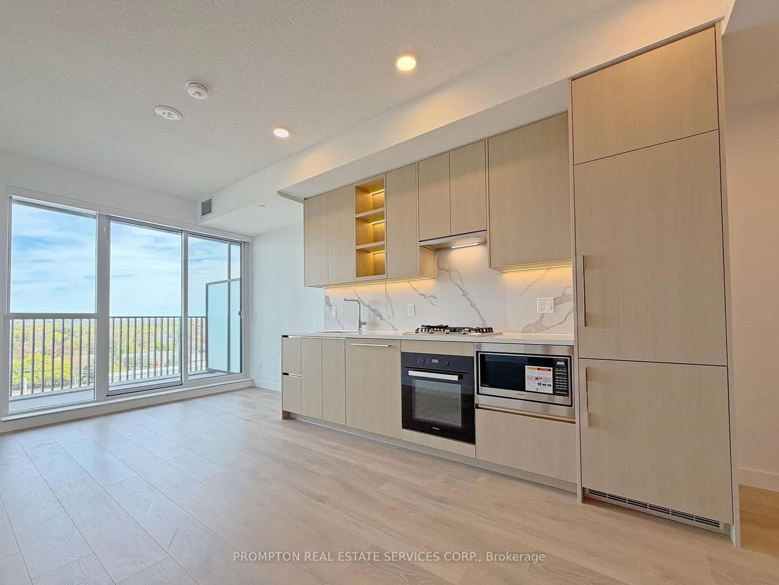 68 Esther Shiner Boulevard, Unit 909