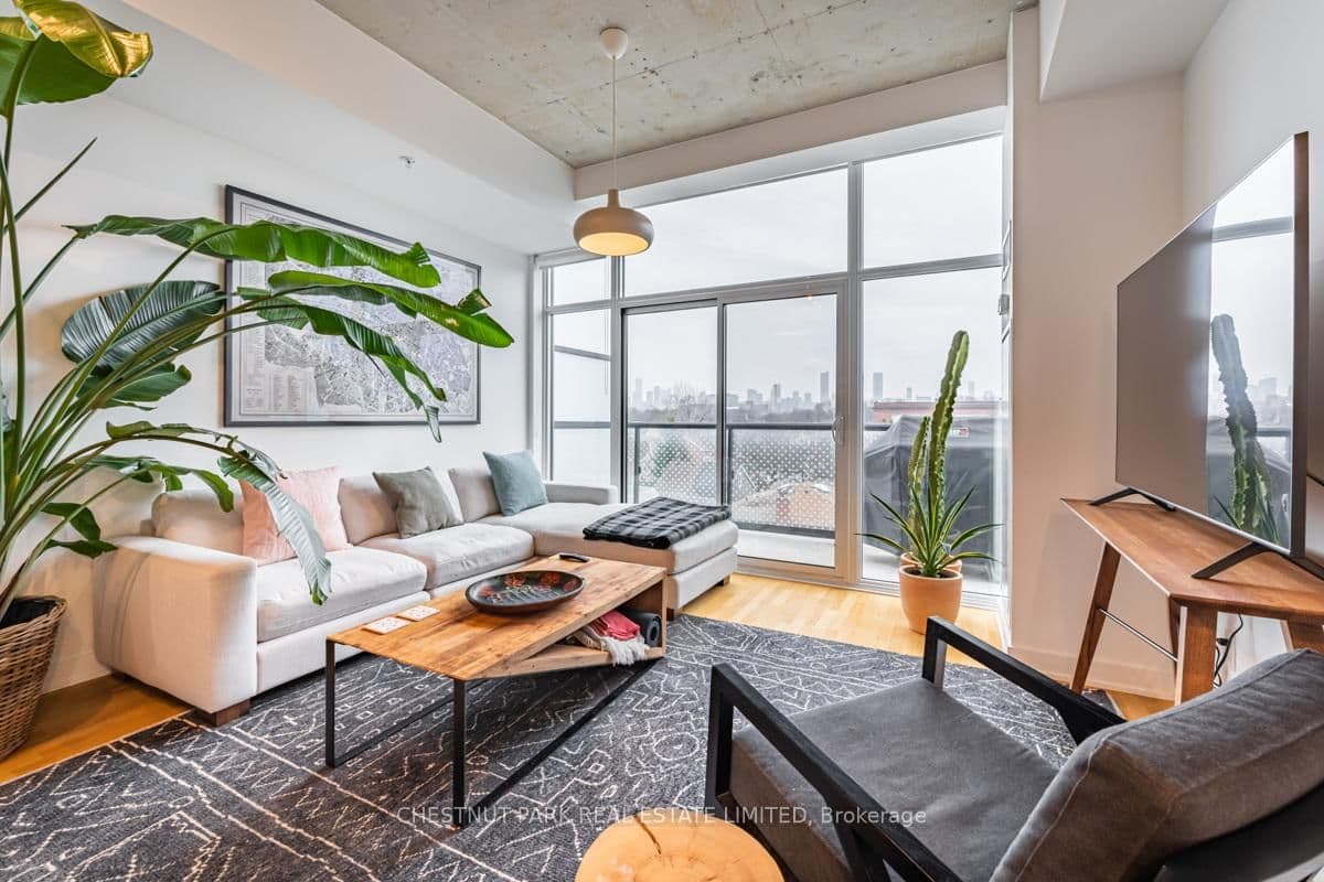 #509 - 109 Ossington Avenue