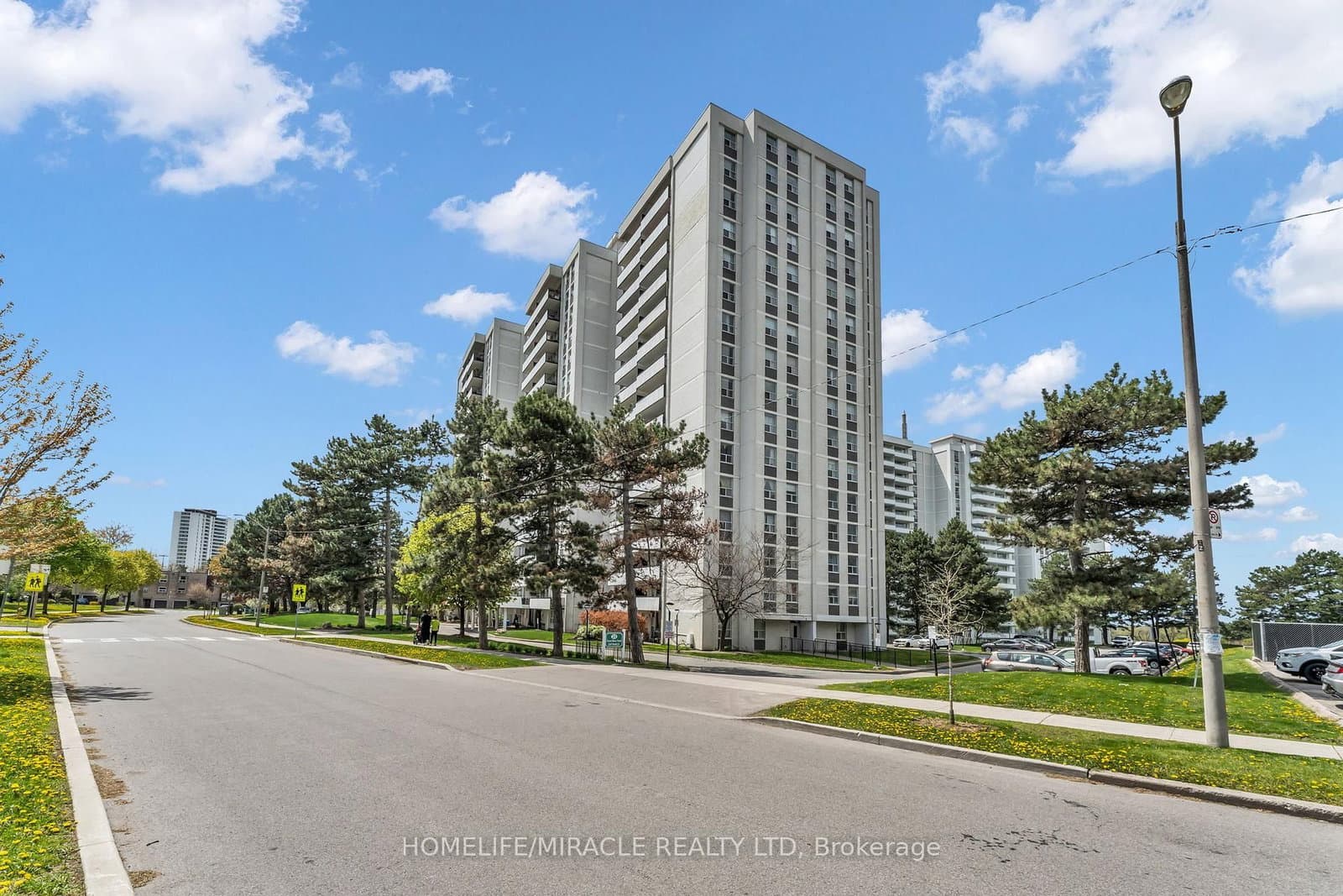 #1611 - 20 Forest Manor Road