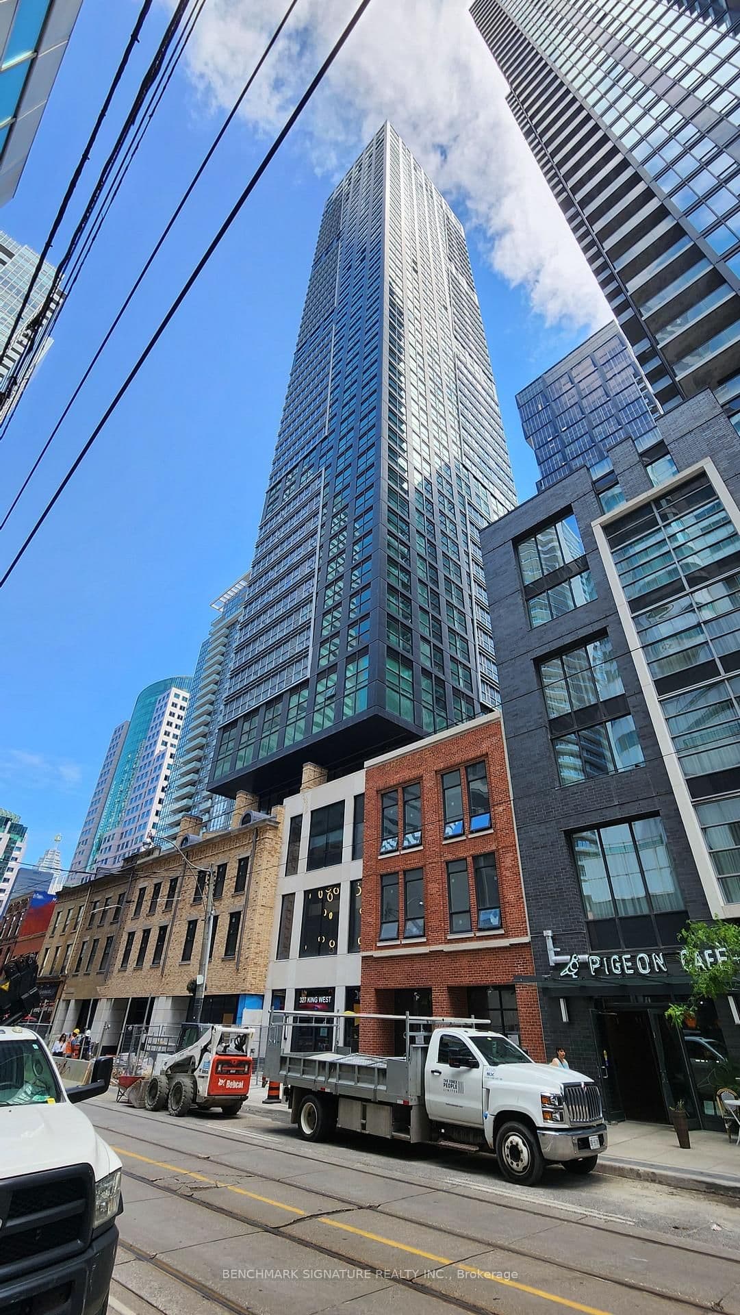 327 King Street W, Unit 1506