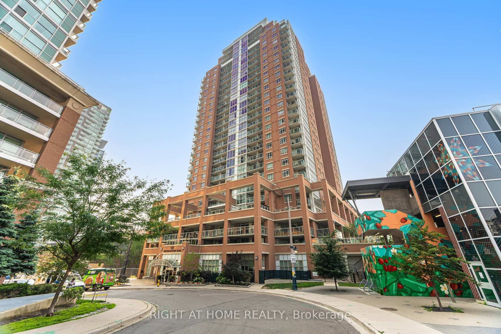 #1112 - 125 Western Battery Road