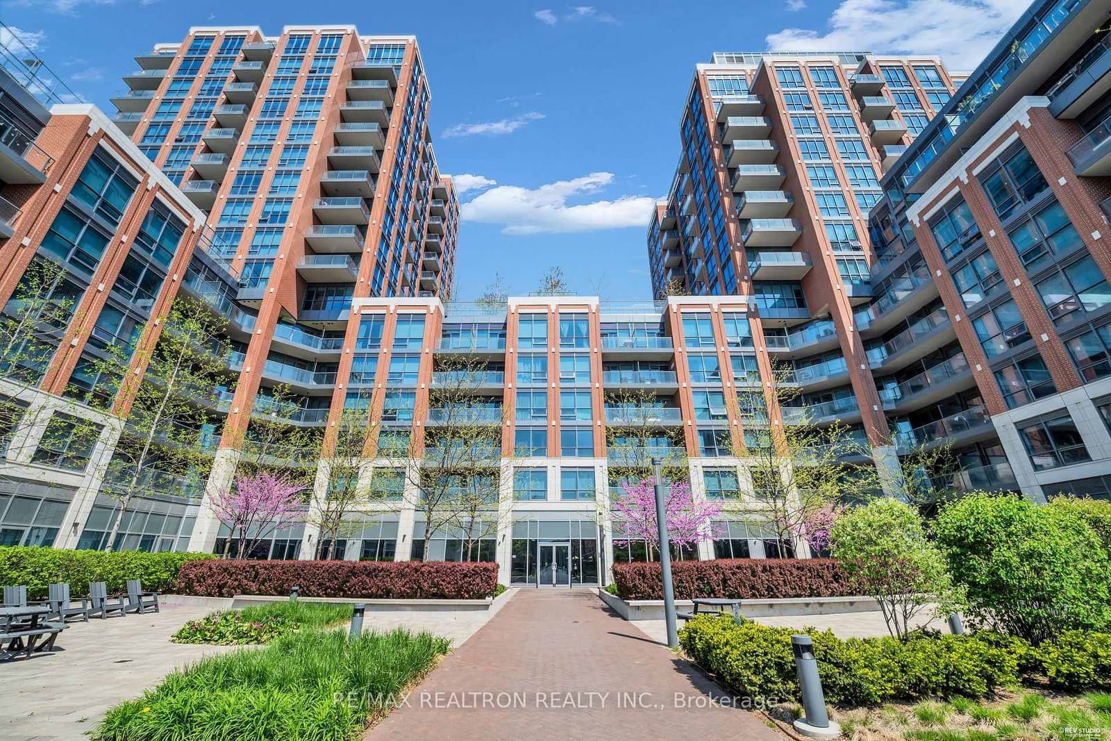 #1515 - 31 Tippett Road