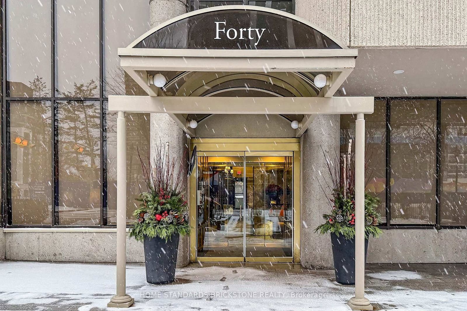 40 Rosehill Avenue, Unit 1001