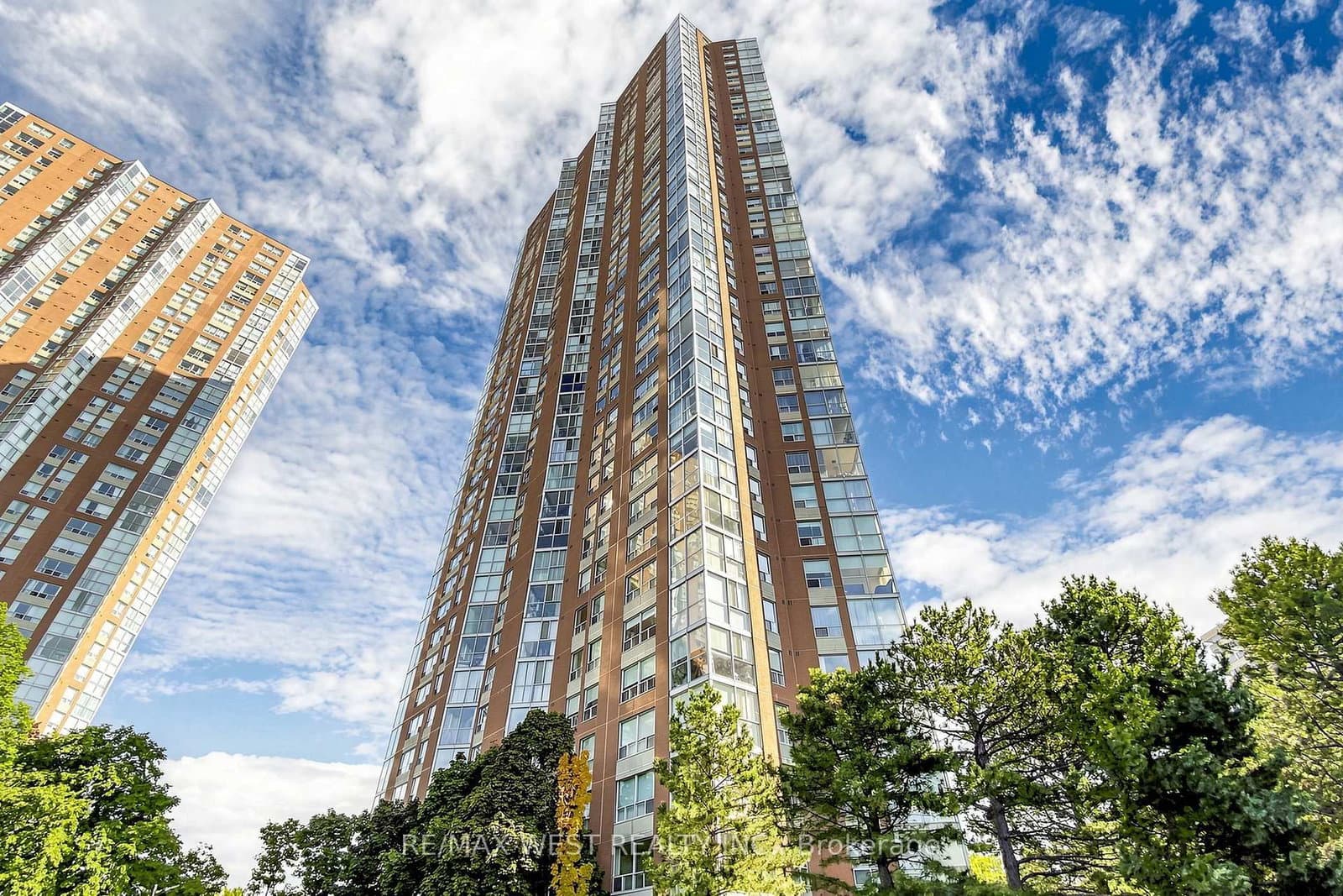 #1302 - 5 Concorde Place