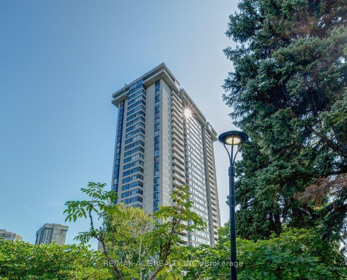 #1609 - 1555 Finch Avenue E