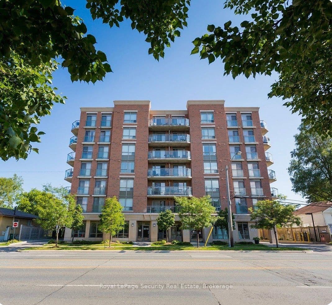 #310 - 801 Sheppard Avenue