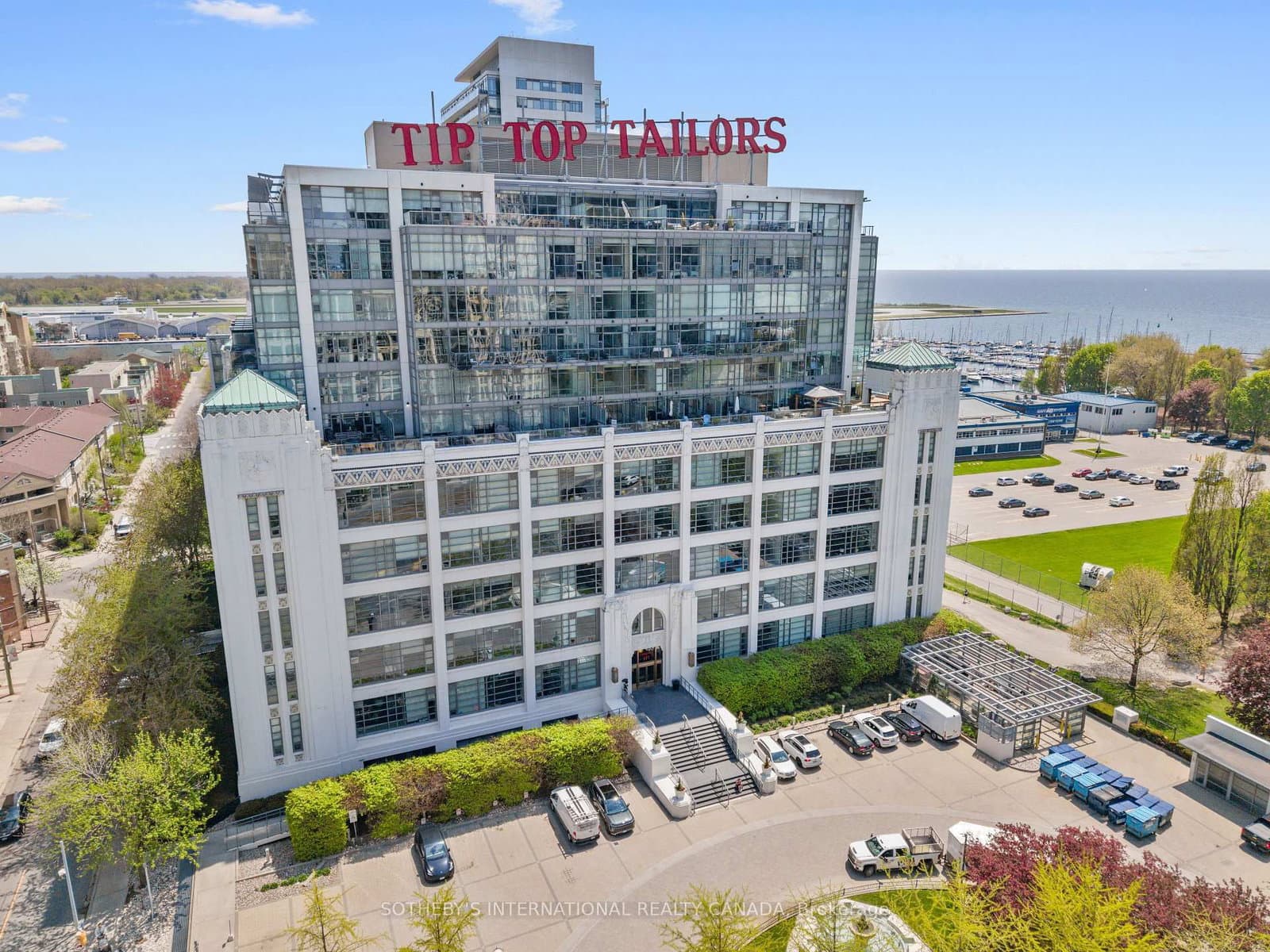#614 - 637 Lake Shore Boulevard W