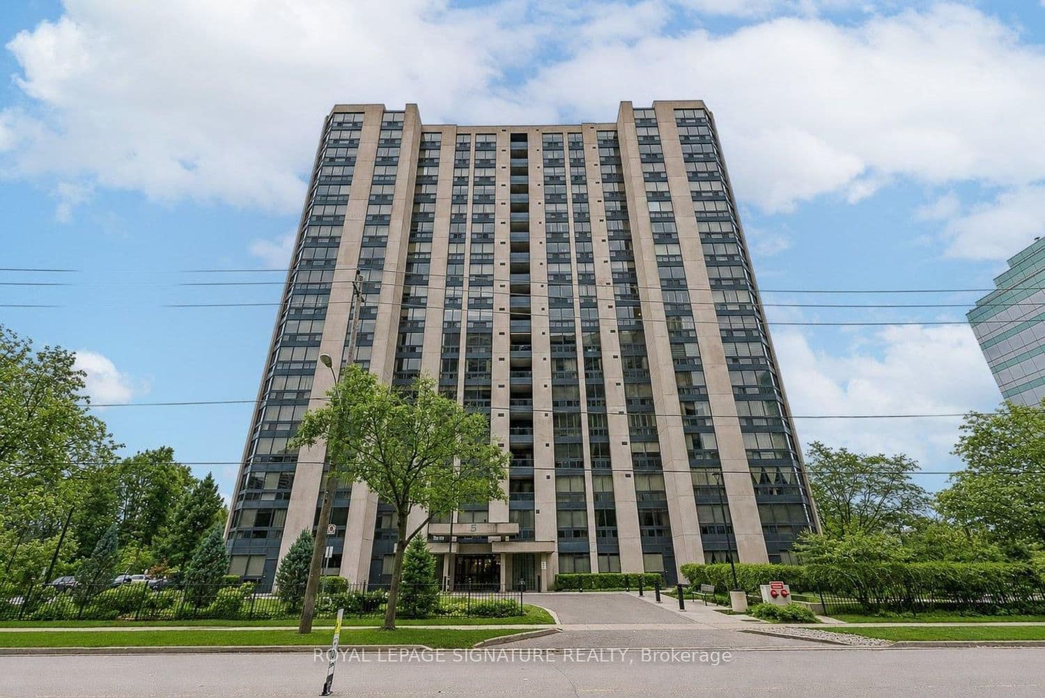 #205 - 5 Kenneth Avenue