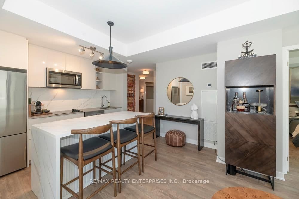 #741 - 543 Richmond Street W