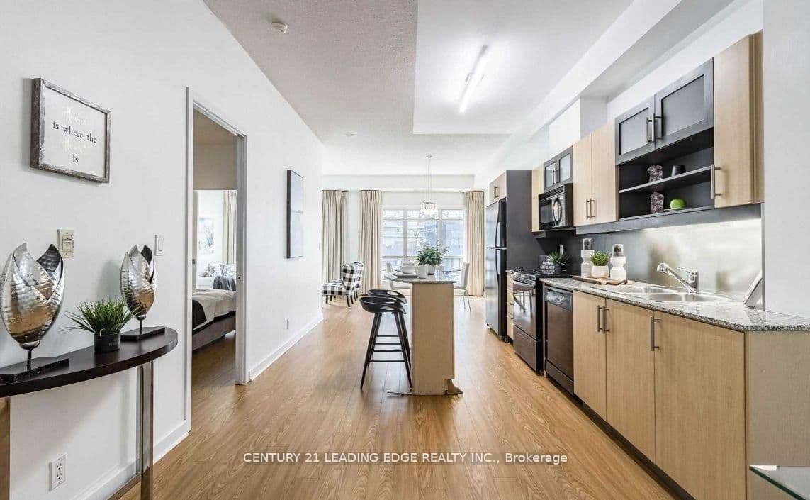 #203 - 350 Wellington Street W