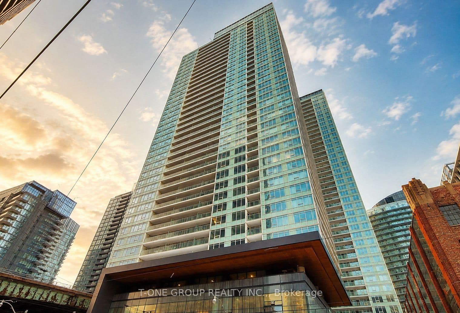 #1502 - 19 Bathurst Street