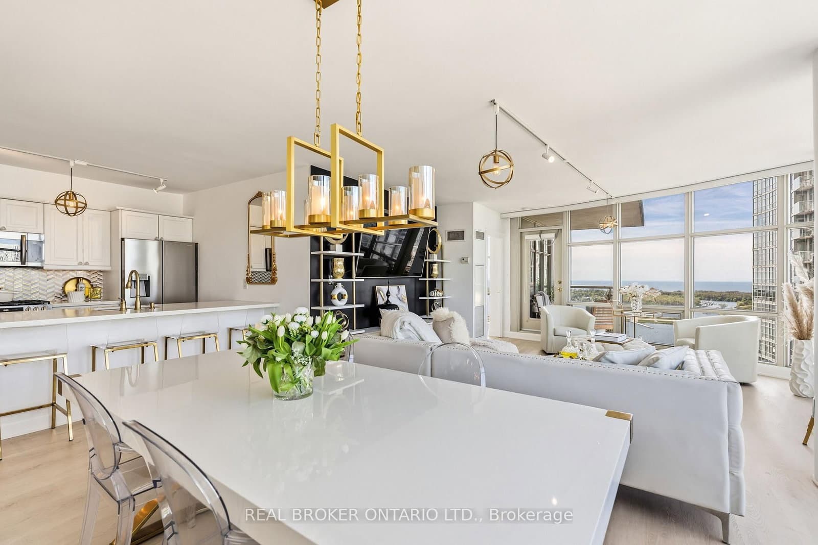 #3812 - 10 Navy Wharf Court