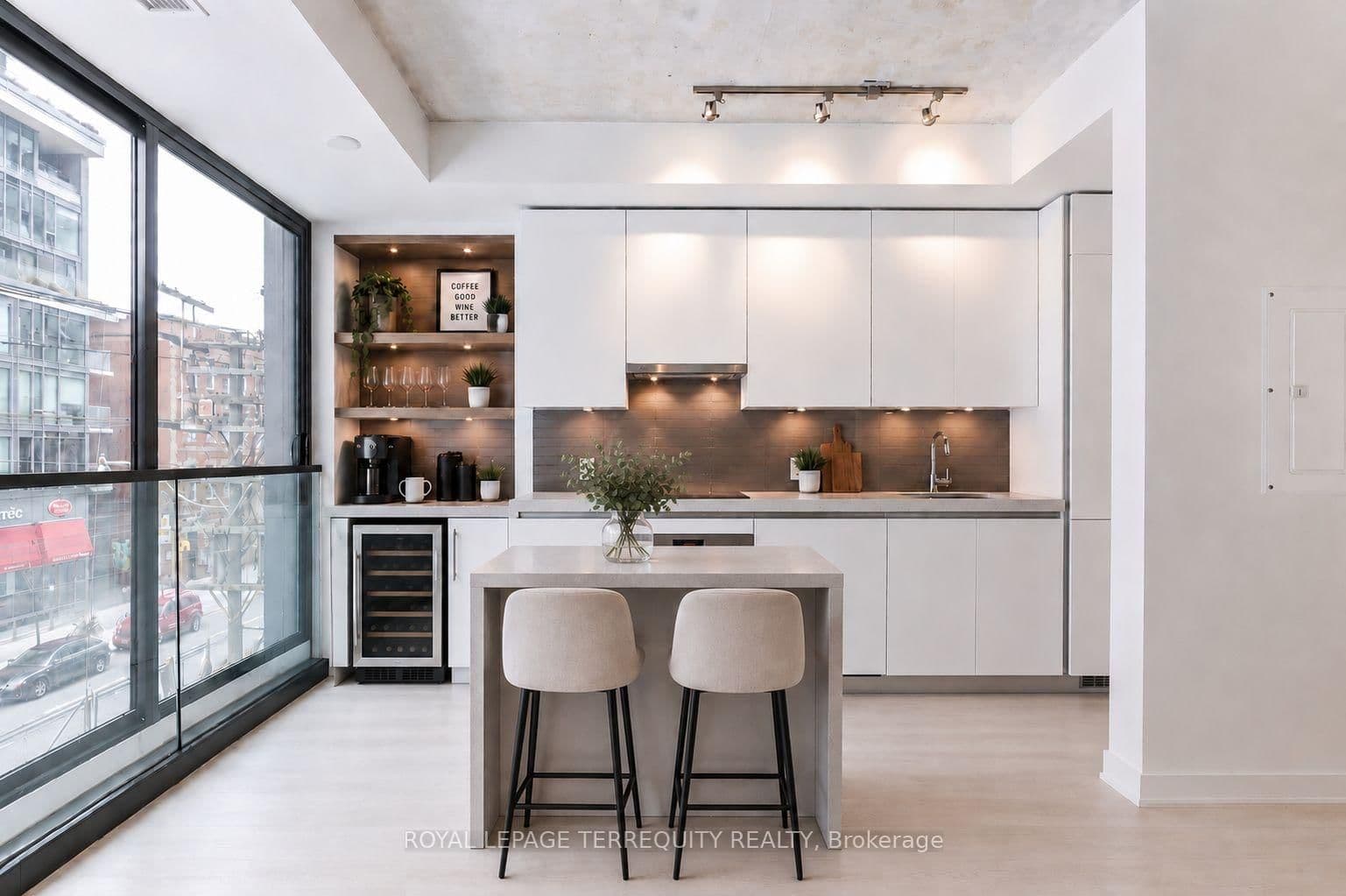 629 King Street W, Unit 215