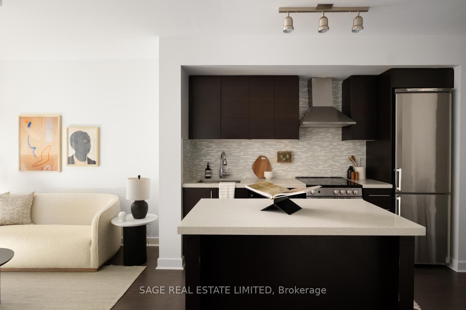 #313 - 58 Orchard View Boulevard