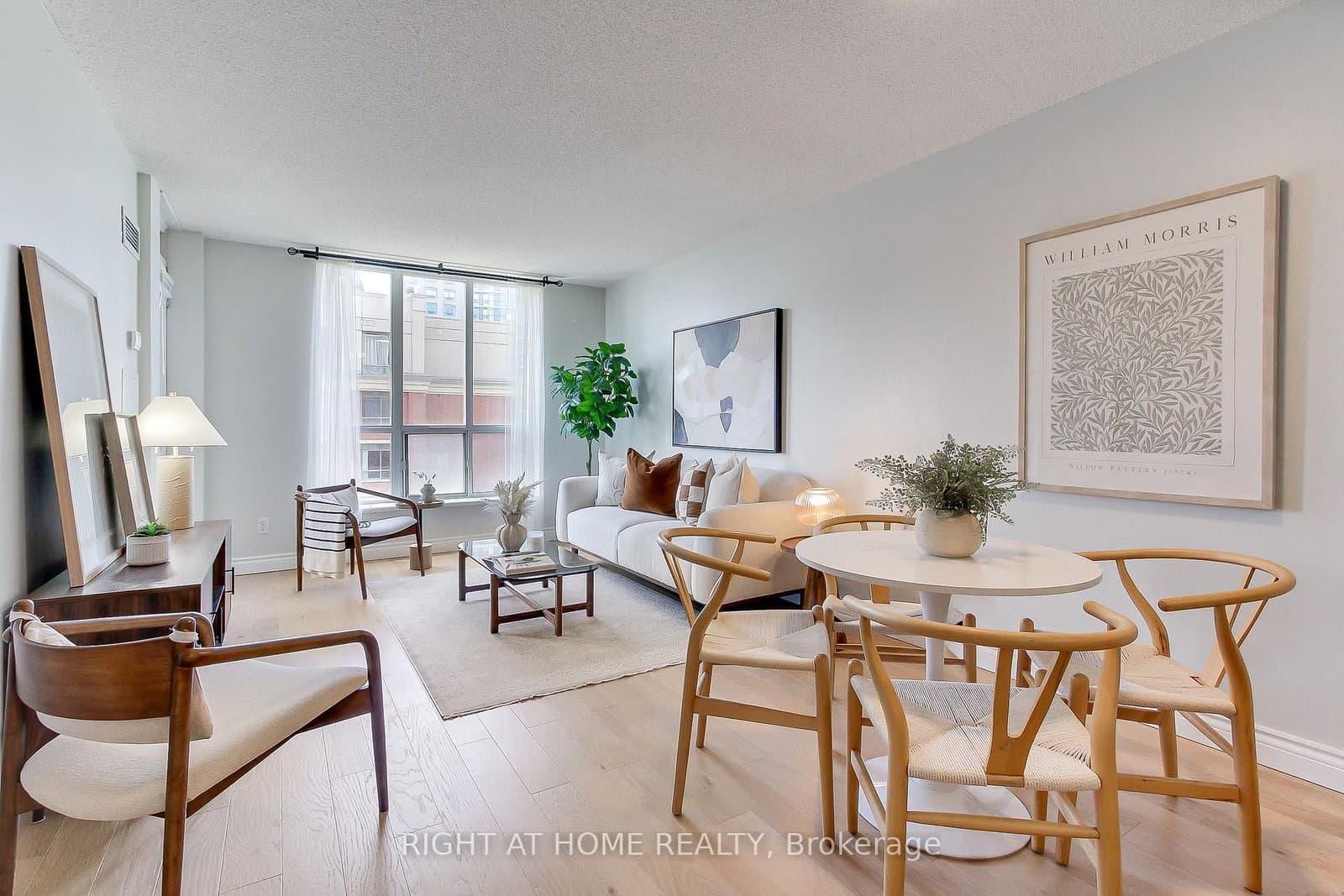 #907 - 55 Harrison Garden Boulevard