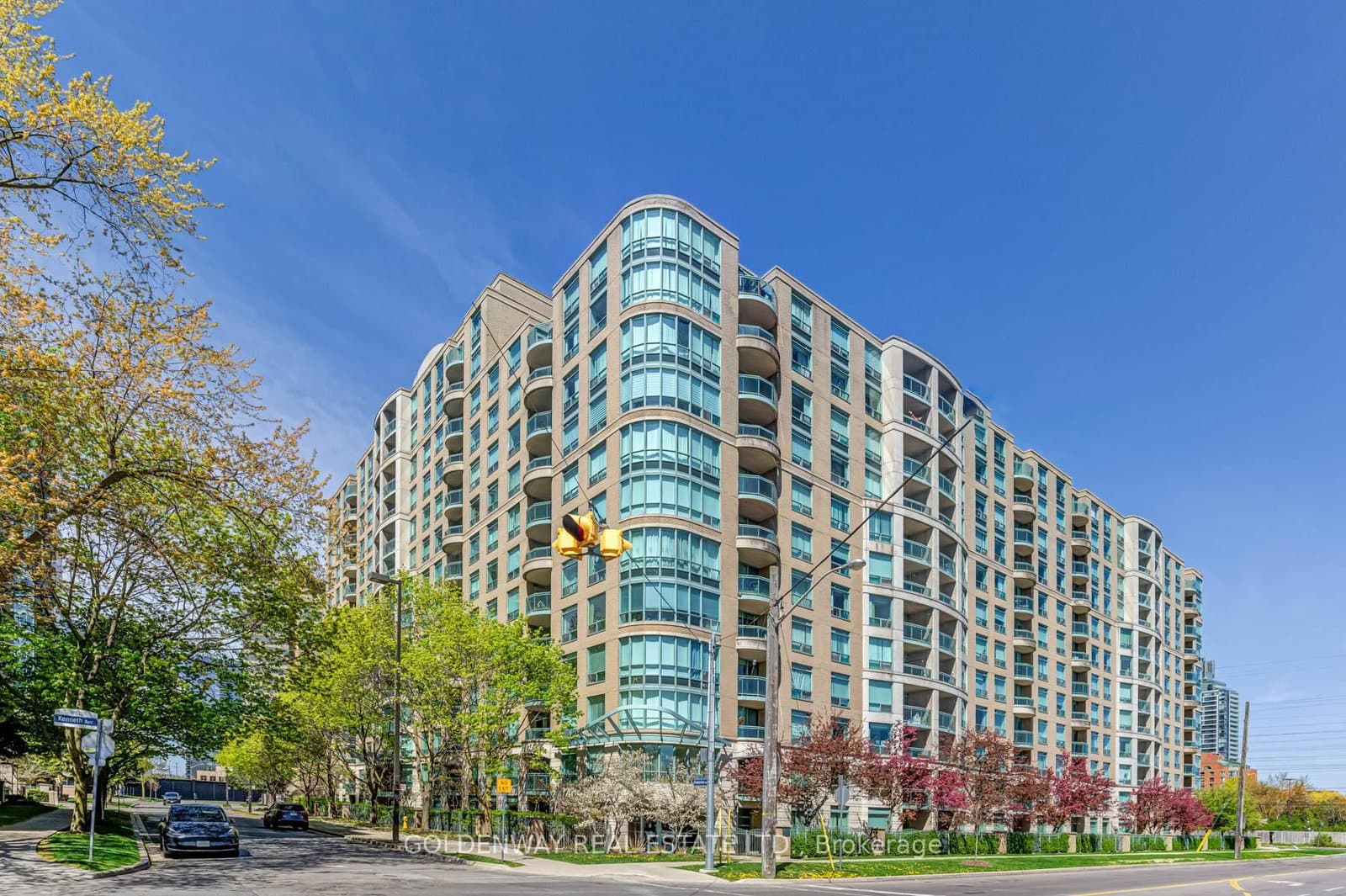 #402 - 18 Pemberton Avenue