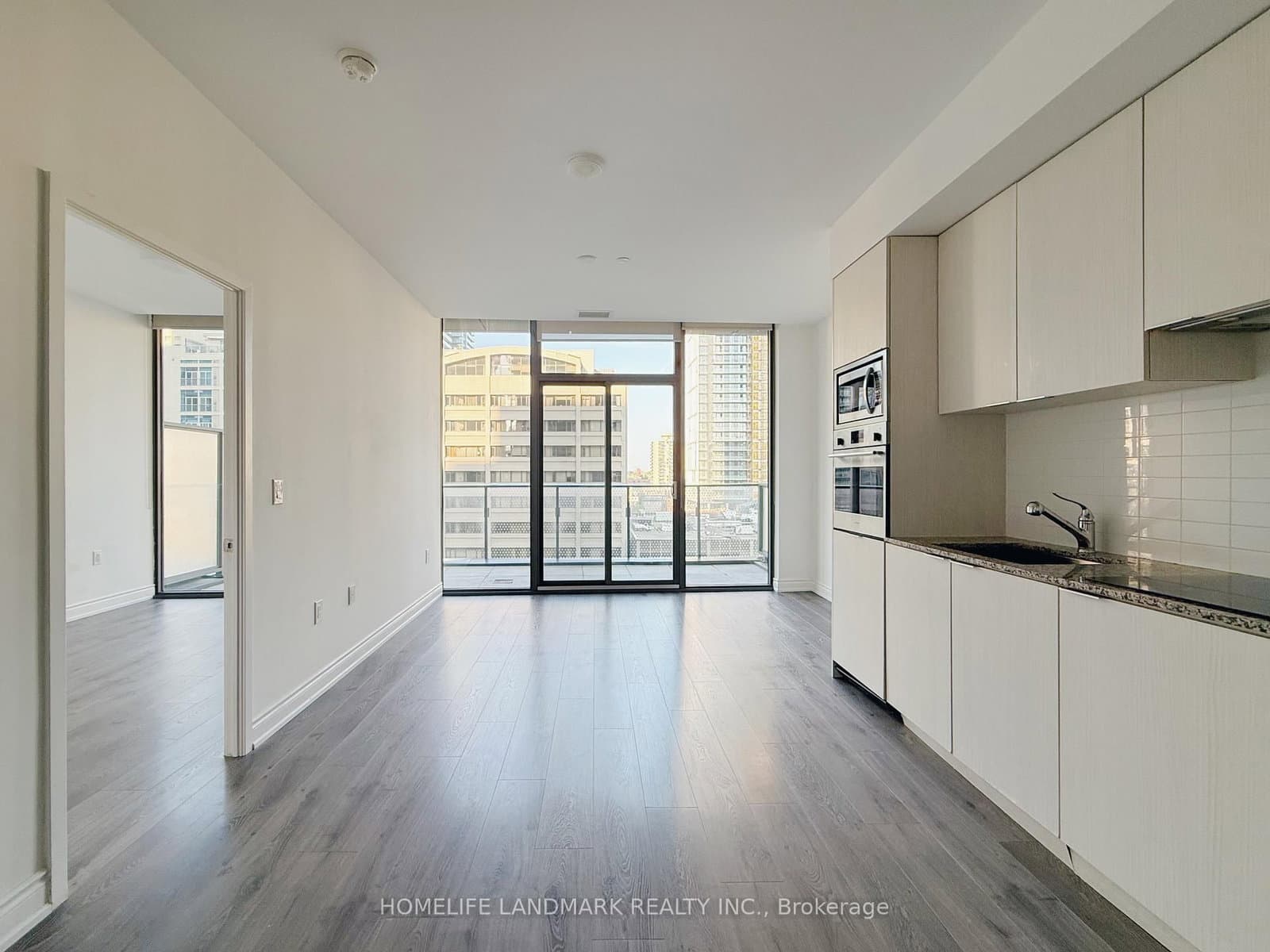 #501 - 11 Wellesley Street W