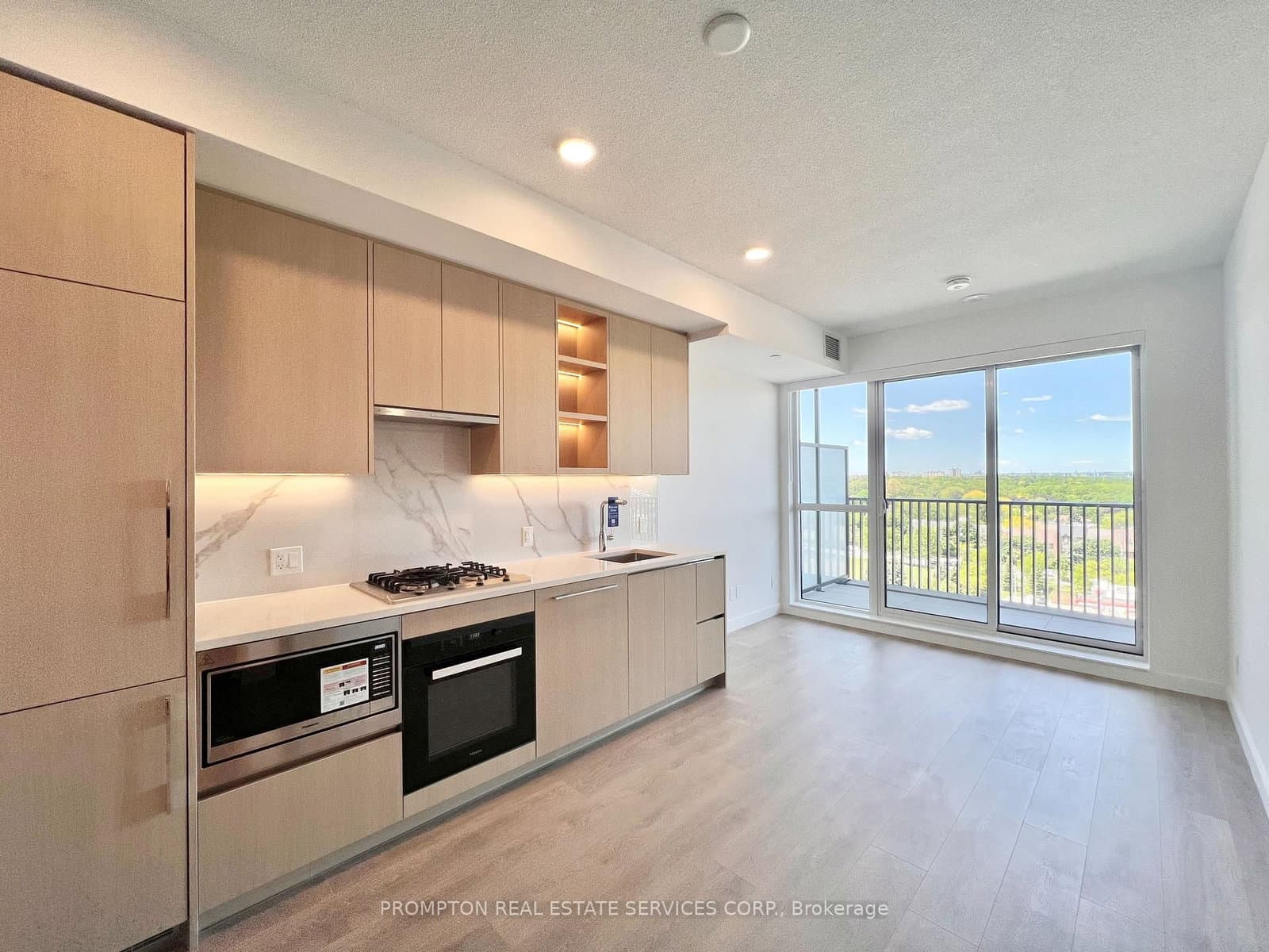 68 Esther Shiner Boulevard, Unit 1008