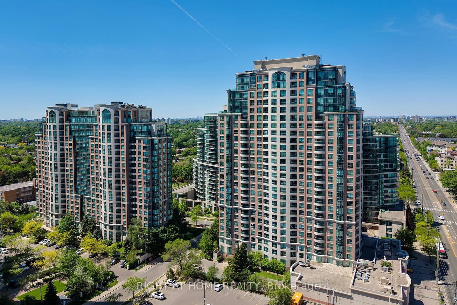 #210 - 7 Lorraine Drive