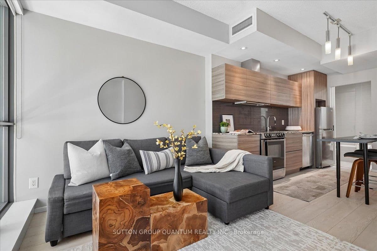 #404 - 8 Charlotte Street