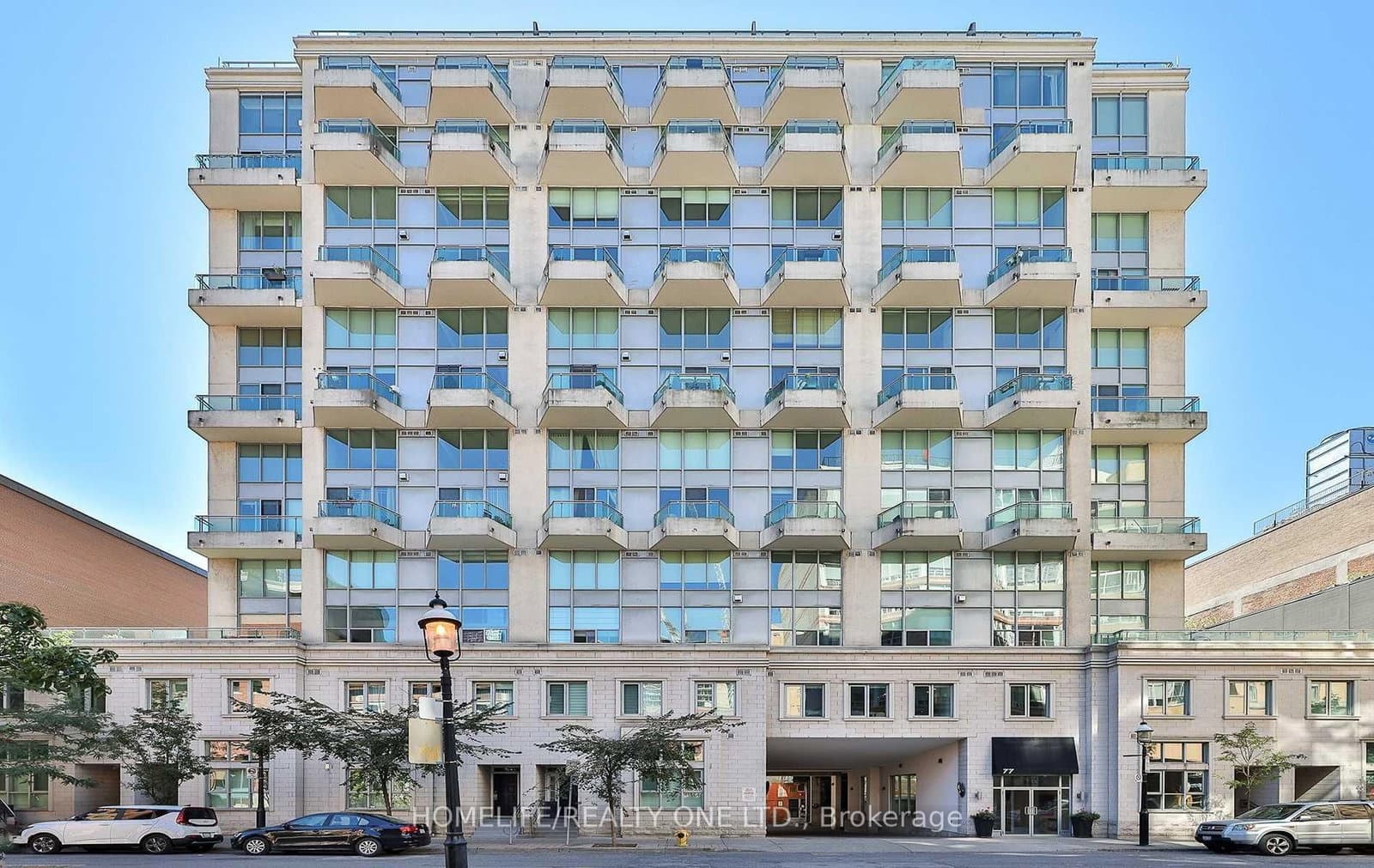 #913 - 77 Lombard Street