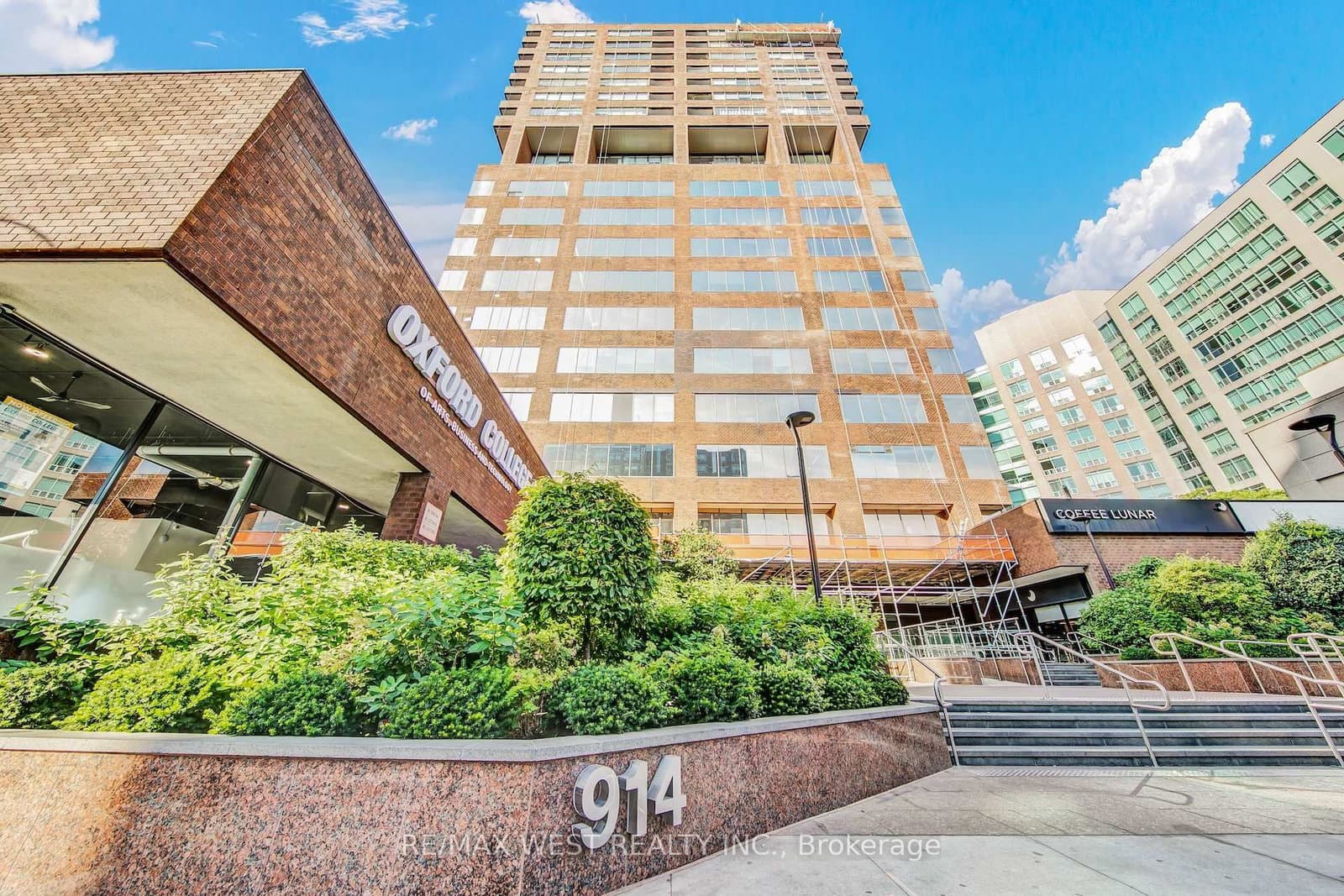914 Yonge Street, Unit 1202
