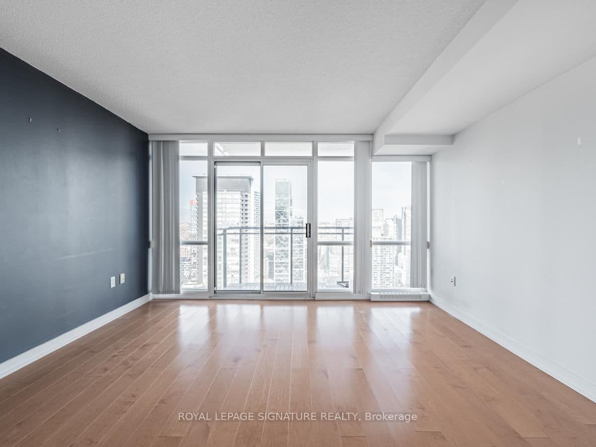 #5005 - 11 Brunel Court