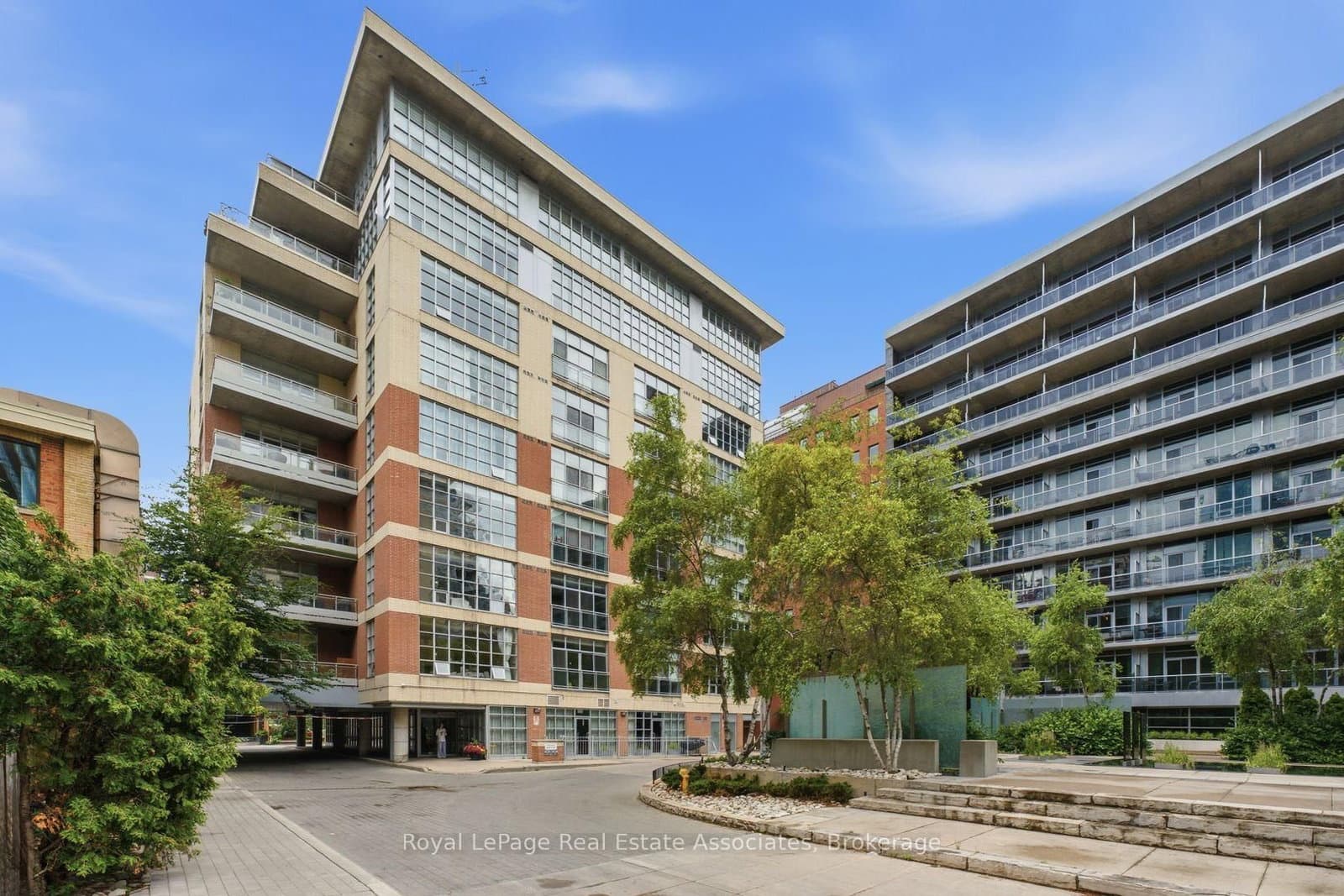 #204 - 19 Brant Street