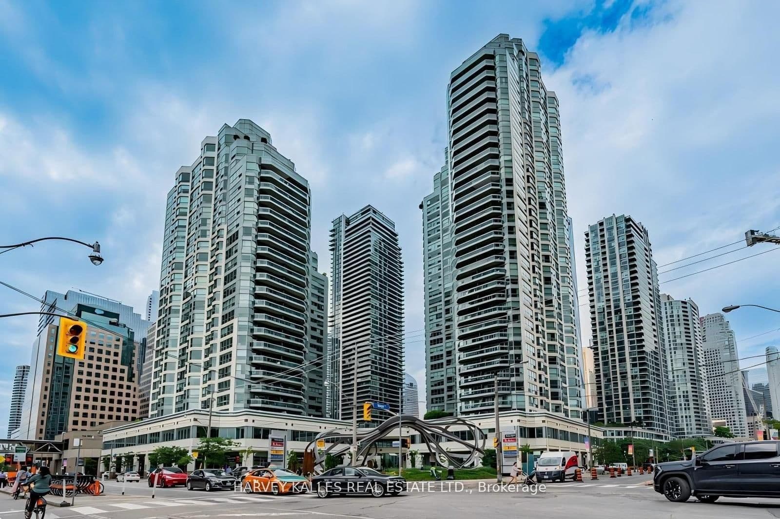 #705 - 10 Yonge Street