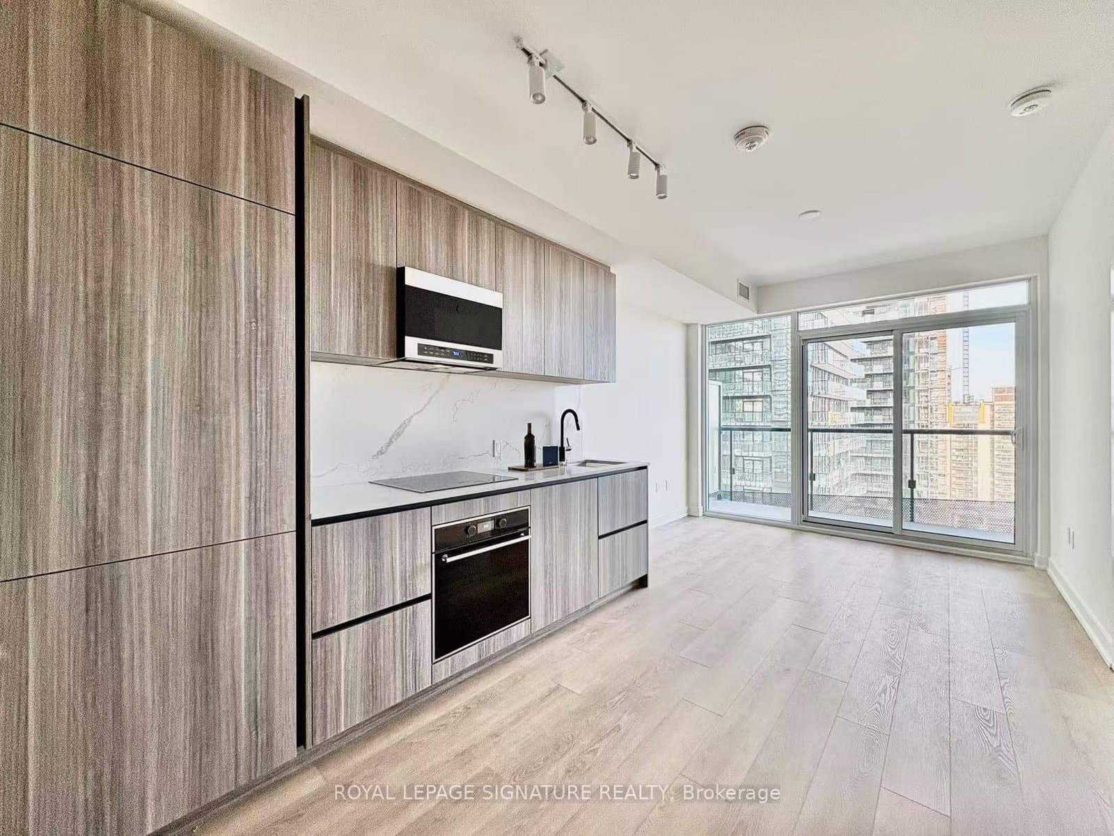 117 Broadway Avenue, Unit 2006