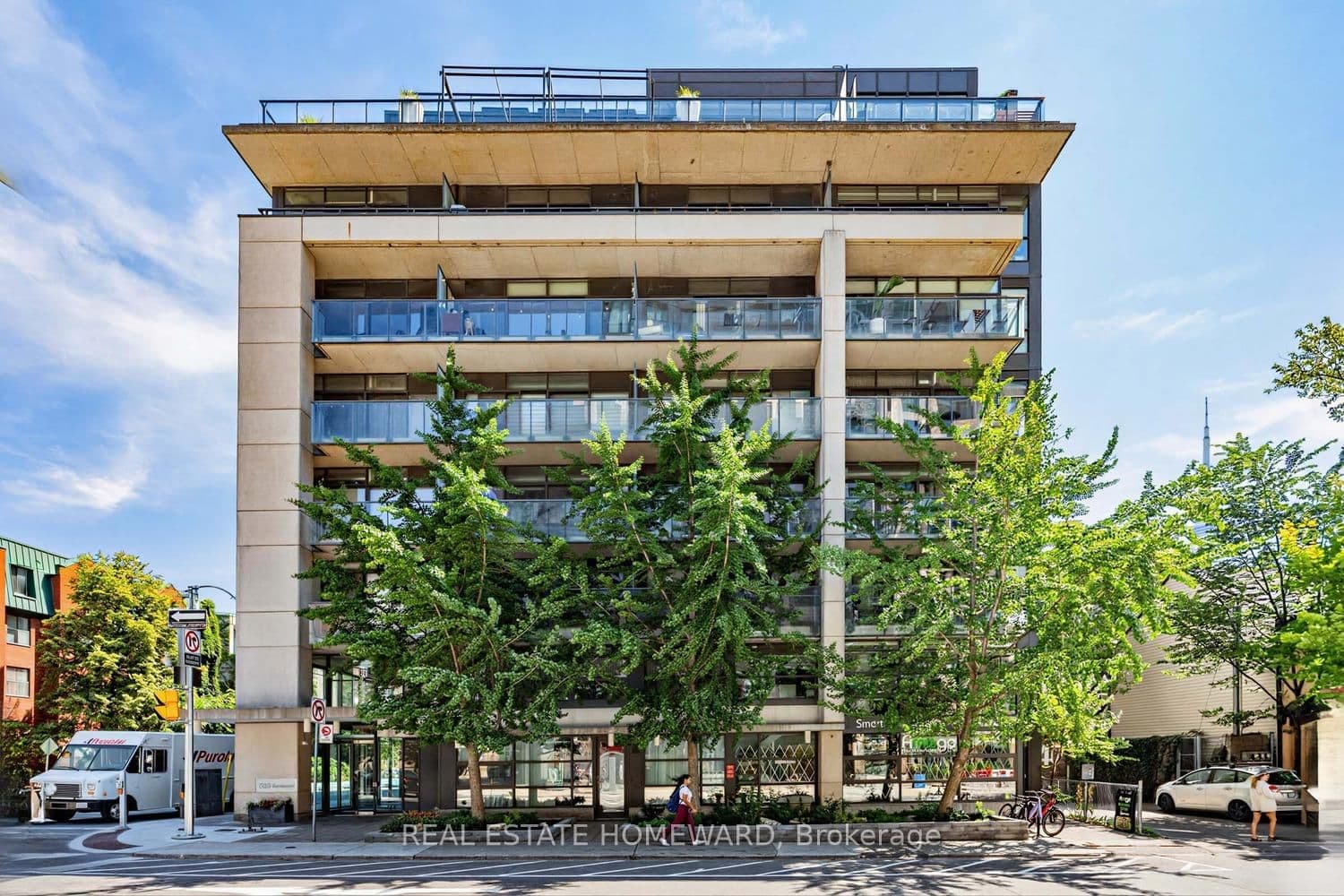 #706 - 533 Richmond Street W