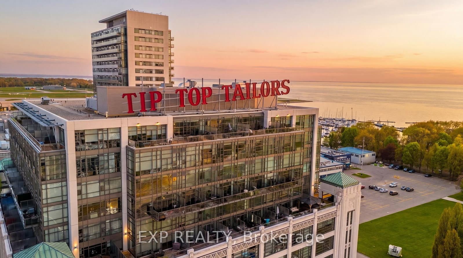 #301 - 637 Lake Shore Boulevard W