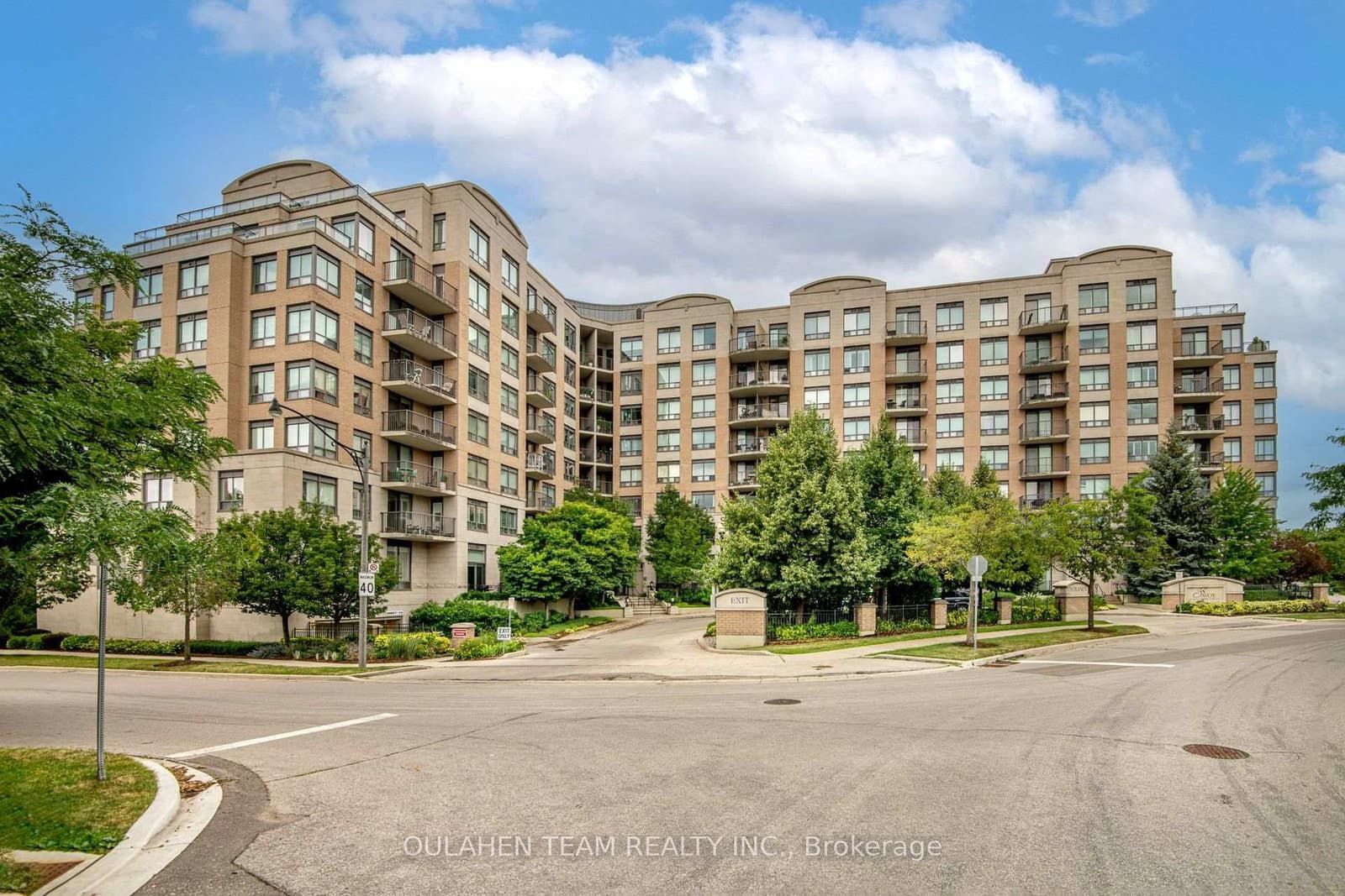 #212 - 16 Dallimore Circle
