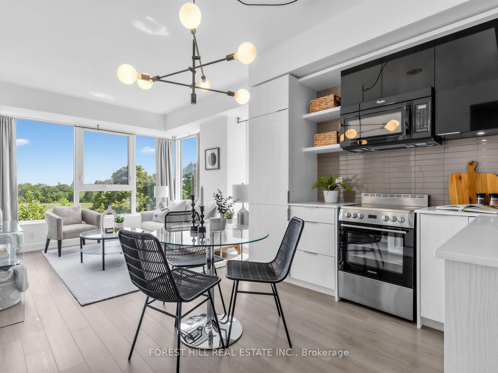 6 Parkwood Avenue, Unit 313