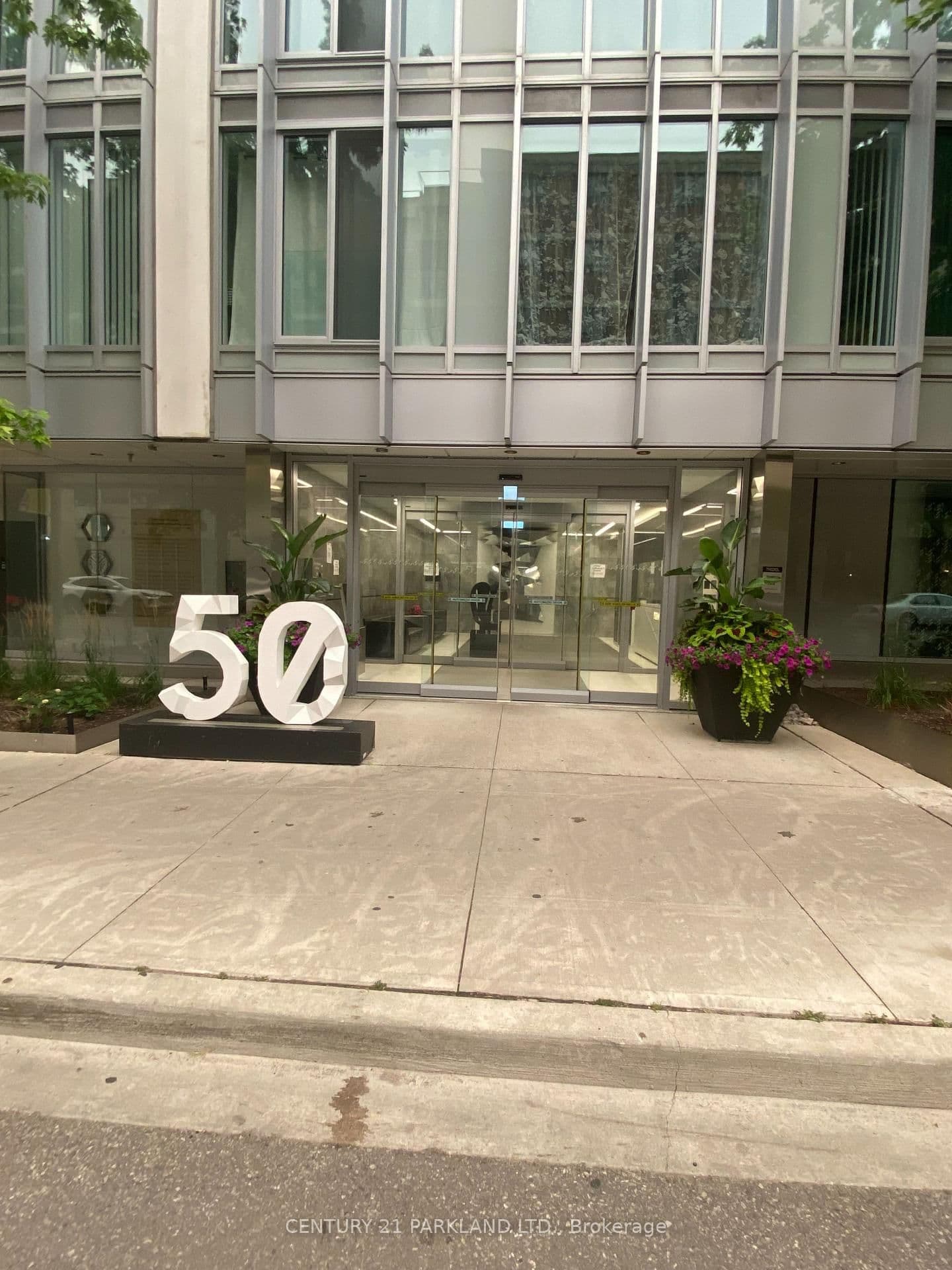 #607 - 50 McCaul Street