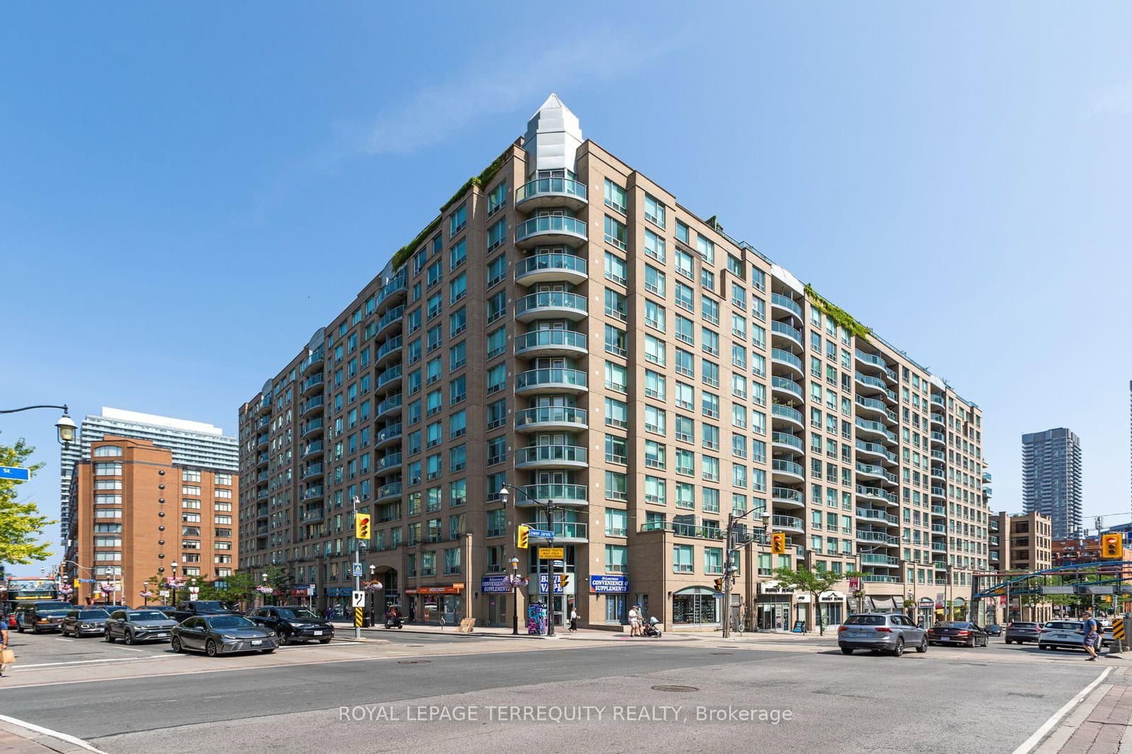 #513 - 109 Front Street E
