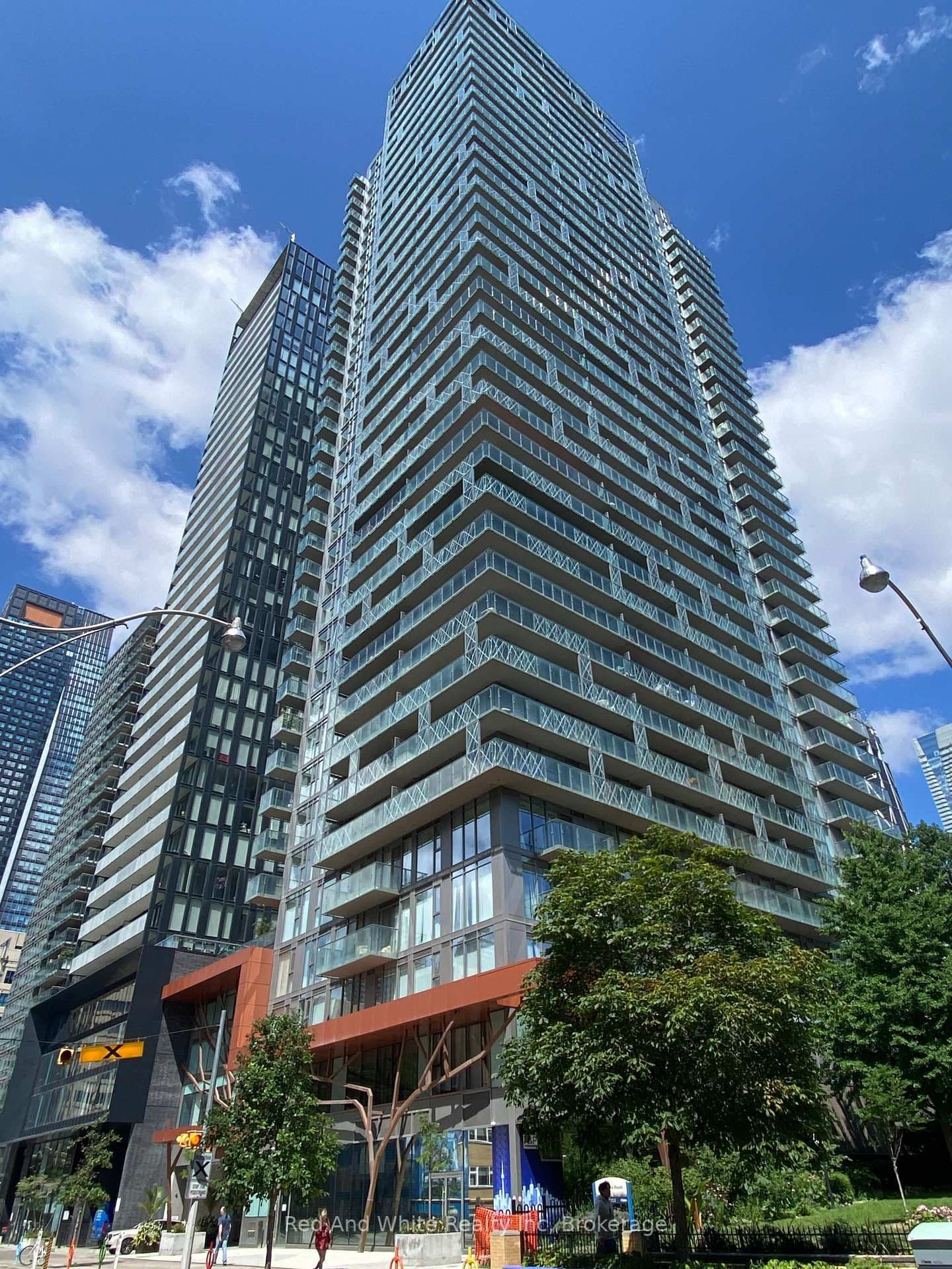 #3207 - 50 Wellesley Street E
