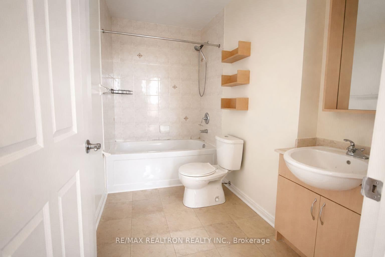 #1102 - 18 Holmes Avenue