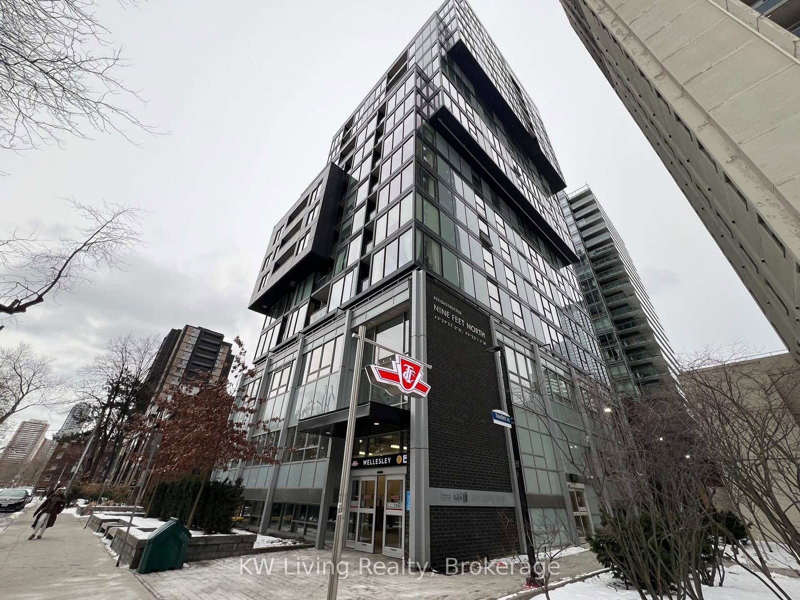#1007 - 17 Dundonald Street
