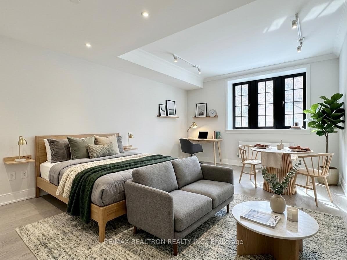 2 Clarendon Avenue, Unit 105