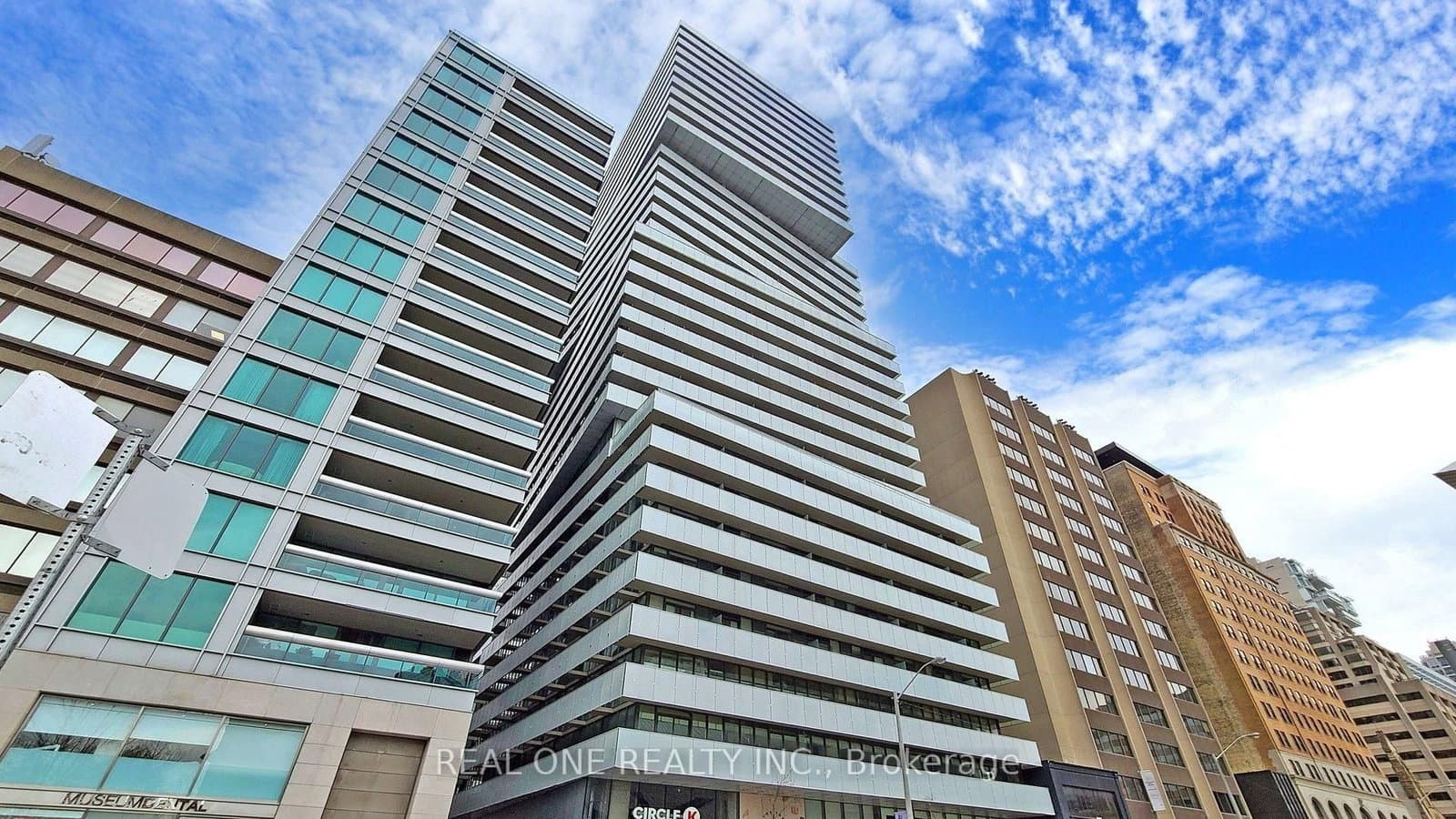 #1808 - 200 Bloor Street W