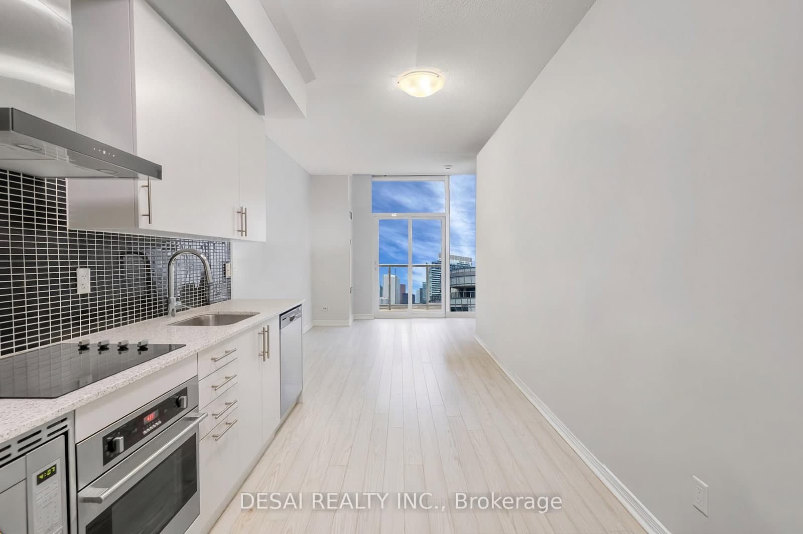 #2321 - 352 Front Street W