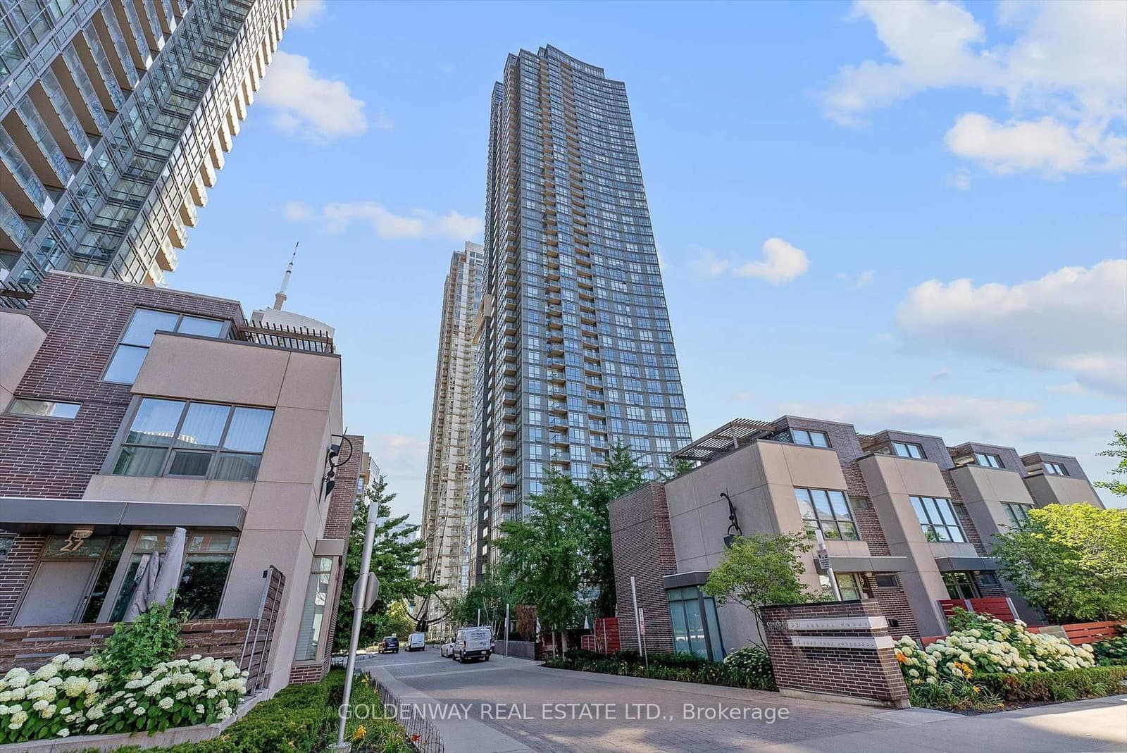 #5015 - 11 Brunel Court