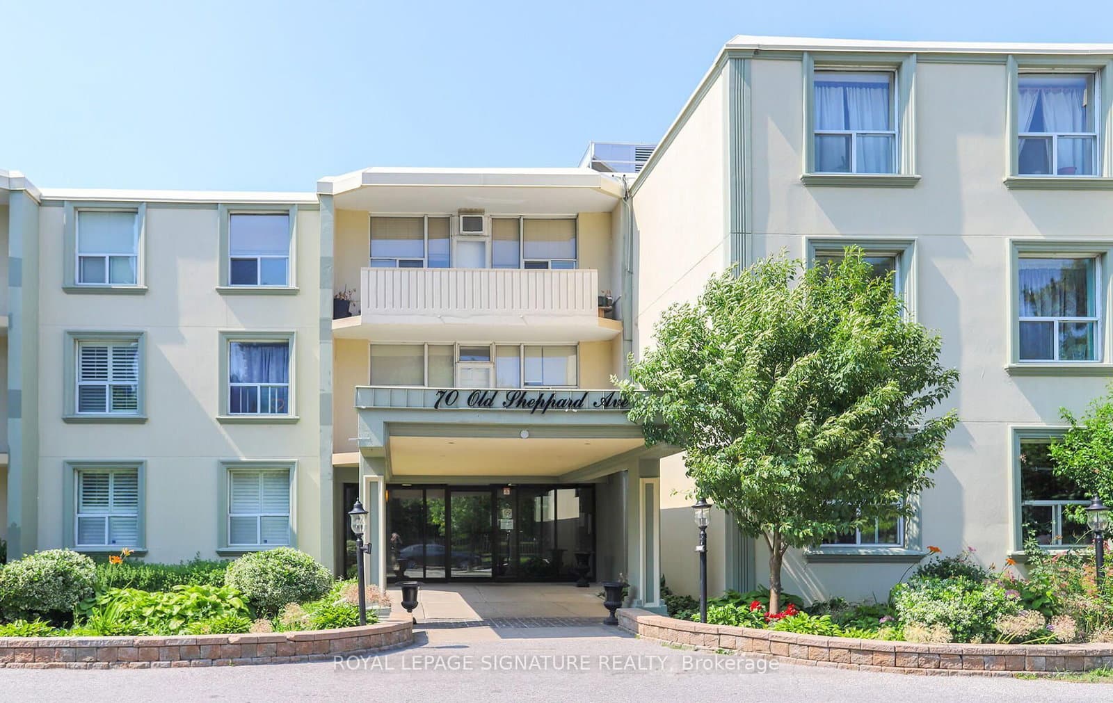 #112 - 70 Old Sheppard Avenue