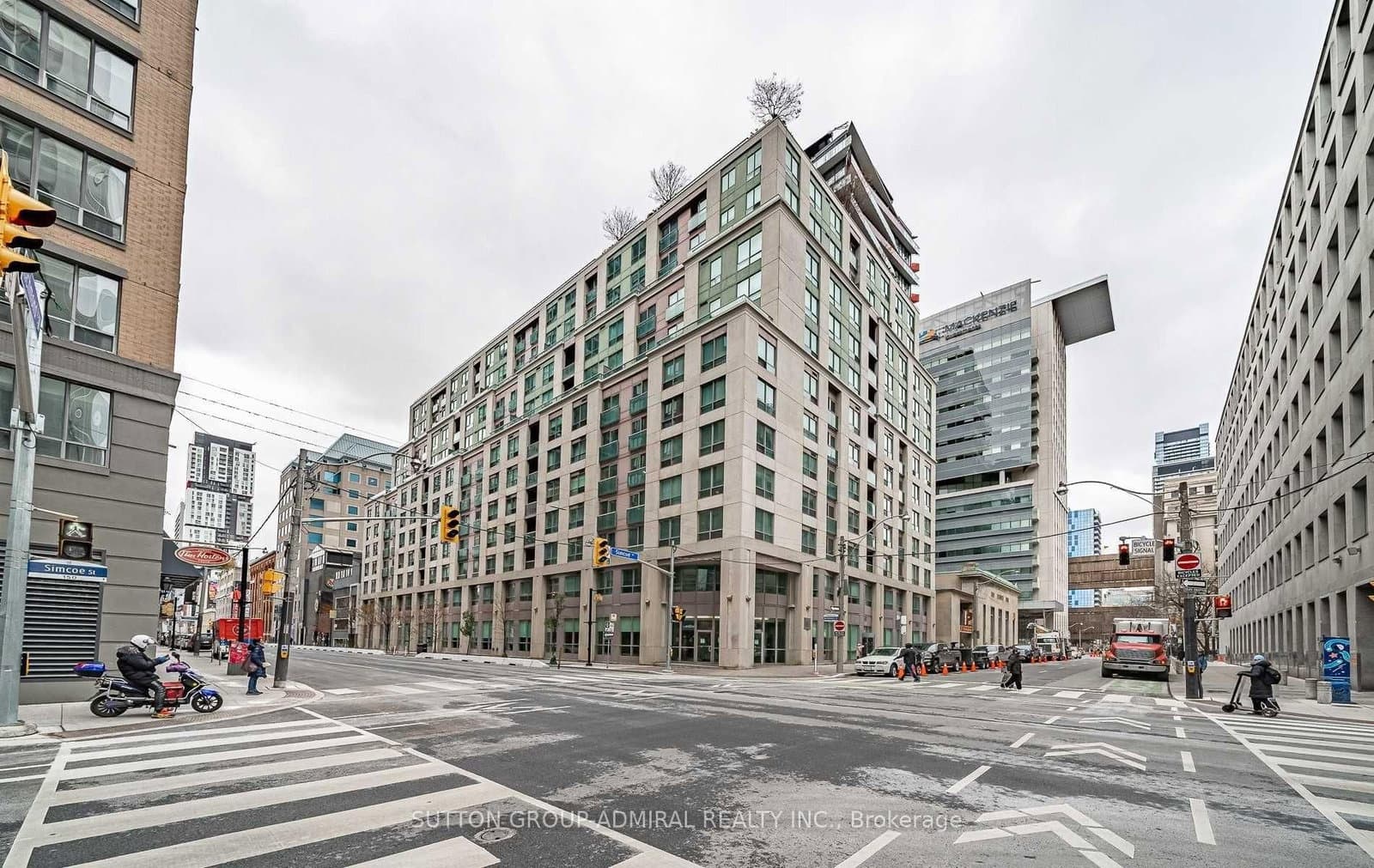 #722 - 168 Simcoe Street