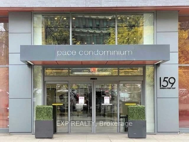 #512 - 159 Dundas Street E