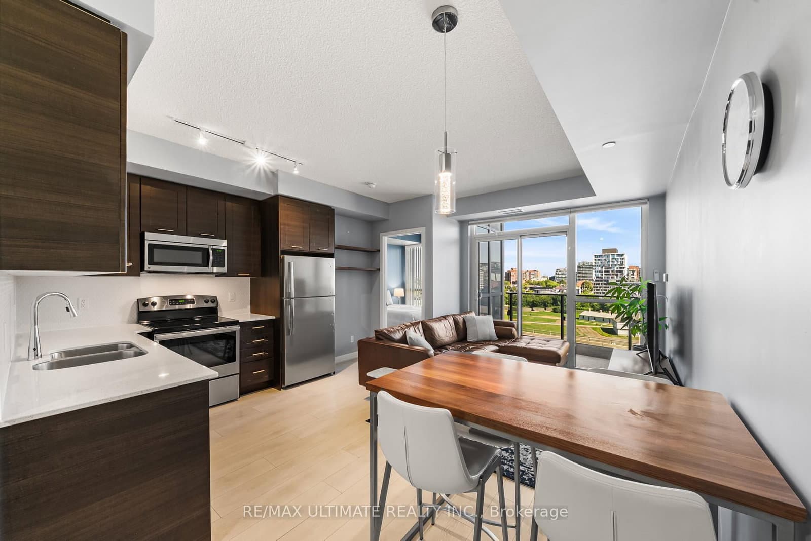 50 Bruyeres Mews, Unit 1001